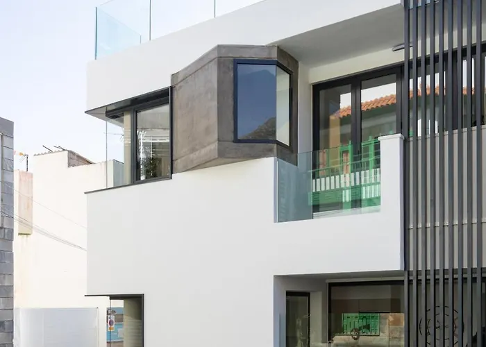 Sunnyland Atico Cruz